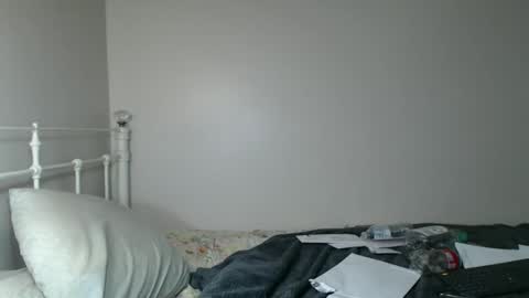 Snapshot of casinocam chatting on May 6, 2026, 8:47 pm CasinoCam online show from May 6, 2026, 8:47 pm