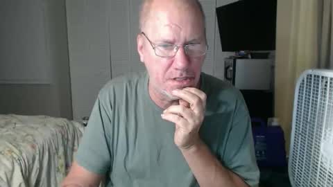 Snapshot of casinocam chatting on May 8, 2026, 12:10 pm CasinoCam online show from May 8, 2026, 12:10 pm
