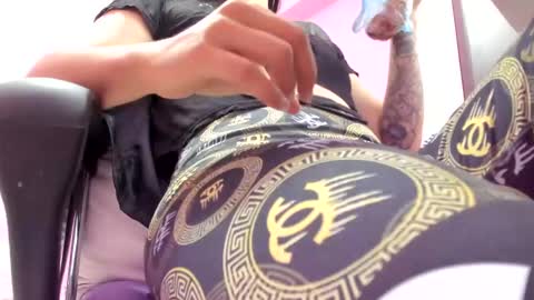 Snapshot of cassie_doll_squirt chatting on December 11, 2024, 12:12 pm cassie online show from December 11, 2024, 12:12 pm