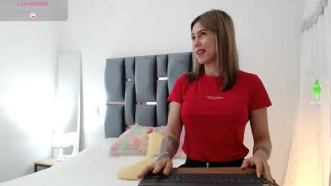 Susana independent model online show from December 22, 2025, 1:41 pm