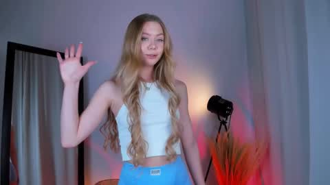 Hello my name is Cassie and my friend Nilo is also here online show from February 19, 2025, 9:39 am