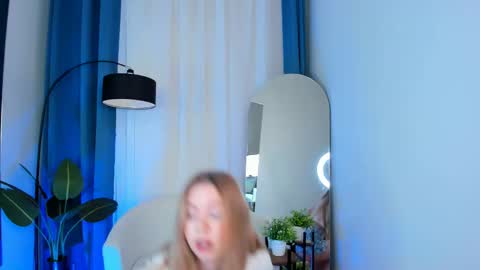 Hello my name is Cassie and my friend Nilo is also here online show from February 21, 2025, 6:29 am