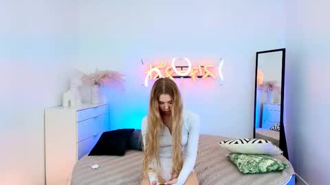 Hello my name is Cassie and my friend Nilo is also here online show from March 4, 2025, 10:57 am