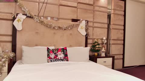 Cassie online show from December 25, 2024, 7:34 pm