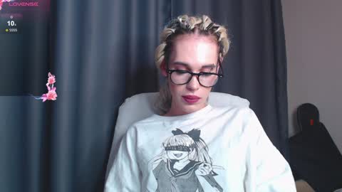 Snapshot of cassiemich chatting on January 8, 2025, 8:18 pm Cassie online show from January 8, 2025, 8:18 pm