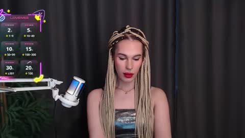 Cassie online show from December 19, 2025, 8:43 am