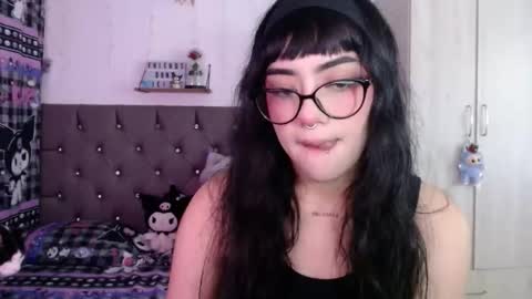 Mila online show from March 13, 2026, 5:25 am