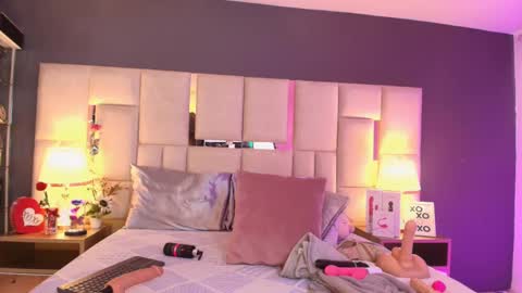 catalina online show from March 11, 2025, 4:07 pm