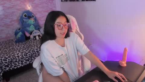 Catalina  online show from September 25, 2025, 3:43 am