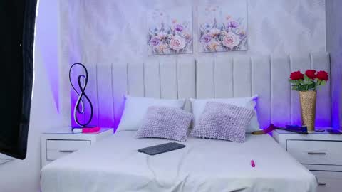 Dani   online show from September 18, 2025, 4:20 pm