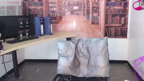 Queen Catalella online show from November 12, 2025, 3:51 am