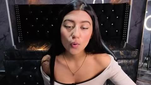 catalella_little_b online show from June 1, 2026, 7:48 pm