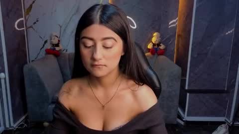 catalella_little_b online show from June 5, 2026, 8:14 pm