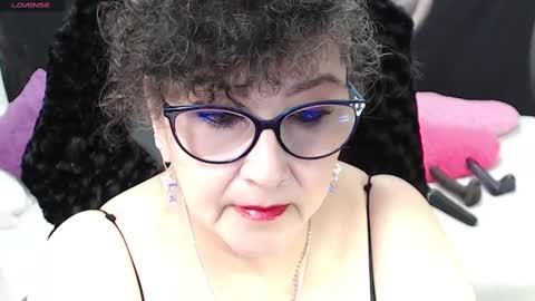Snapshot of cataleya_mom_ chatting on March 3, 2025, 3:41 am cataleya online show from March 3, 2025, 3:41 am