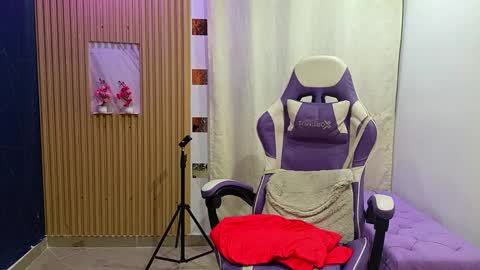 cataleyalove_ady online show from November 19, 2025, 10:26 am