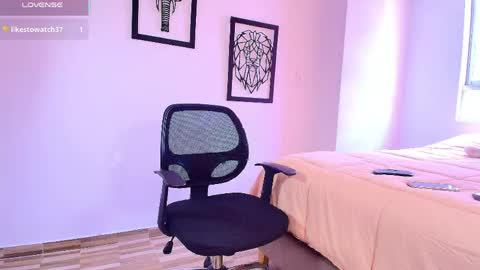 Snapshot of cataliina_santhana chatting on May 4, 2026, 3:08 pm Catalina online show from May 4, 2026, 3:08 pm