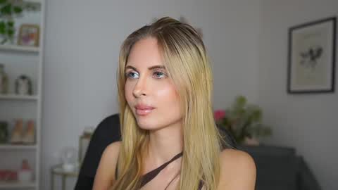 catecrago  online show from March 5, 2025, 6:34 pm