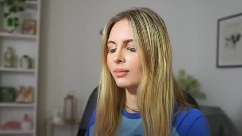 catecrago  online show from March 6, 2025, 5:33 pm