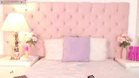 Snapshot of caterinaromano chatting on October 21, 2025, 8:53 pm Caterina online show from October 21, 2025, 8:53 pm