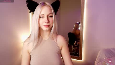 Anna  online show from January 8, 2026, 1:52 am