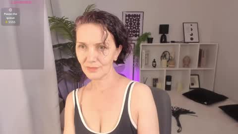 Snapshot of catherine_wisp chatting on June 5, 2026, 7:47 am Catherine online show from June 5, 2026, 7:47 am