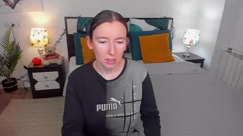 Catrin online show from December 10, 2024, 5:07 am