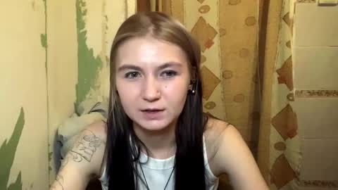 Lola online show from October 29, 2025, 10:22 pm