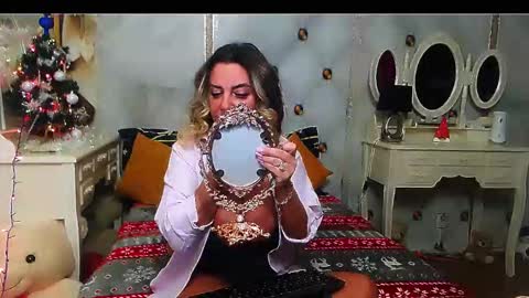 lauren online show from December 15, 2025, 6:28 am