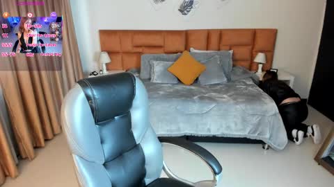 Snapshot of catti_brie_ chatting on October 28, 2025, 12:09 pm catti_brie_ online show from October 28, 2025, 12:09 pm