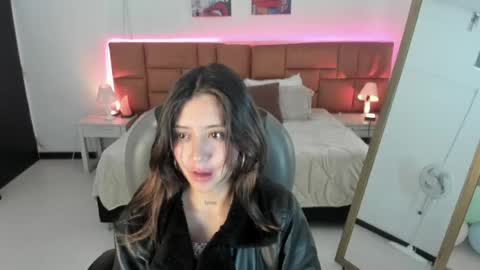catti_brie_ online show from May 12, 2026, 12:13 pm