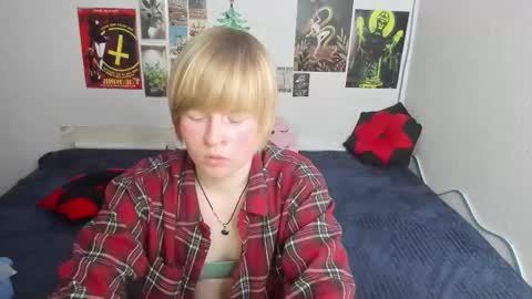 Snapshot of cattie_w_ chatting on February 22, 2026, 1:18 am cattie_w_ online show from February 22, 2026, 1:18 am