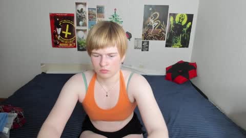 cattie_w_ online show from April 1, 2026, 1:17 am