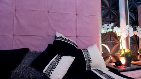 Snapshot of cattleya_jensen chatting on December 14, 2024, 5:25 pm Cattleya online show from December 14, 2024, 5:25 pm