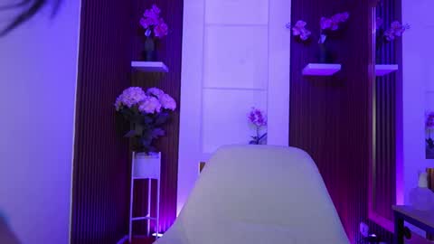 cattleyascaly online show from November 8, 2025, 8:40 pm