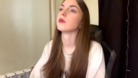 Snapshot of caylakimbro chatting on February 20, 2026, 9:21 am Polly online show from February 20, 2026, 9:21 am