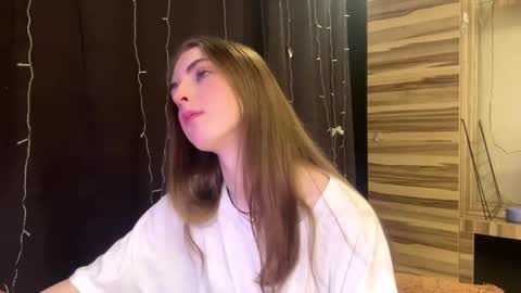 Snapshot of caylakimbro chatting on March 3, 2026, 8:09 am Polly online show from March 3, 2026, 8:09 am