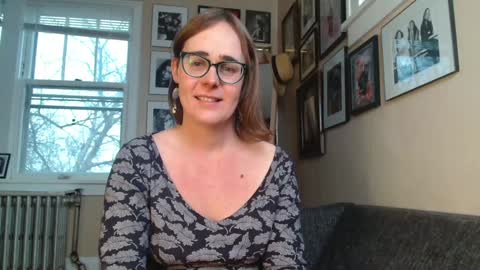 Snapshot of cecilysaintclaire chatting on December 9, 2024, 4:15 pm Cecily Saint Claire online show from December 9, 2024, 4:15 pm