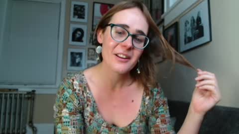 Snapshot of cecilysaintclaire chatting on December 13, 2024, 2:38 pm Cecily Saint Claire online show from December 13, 2024, 2:38 pm