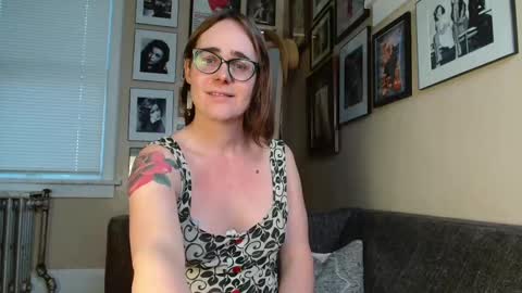 Snapshot of cecilysaintclaire chatting on February 21, 2025, 2:59 pm Cecily Saint Claire online show from February 21, 2025, 2:59 pm