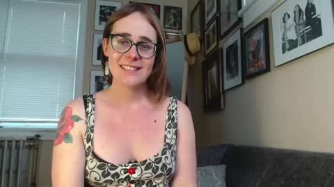 Snapshot of cecilysaintclaire chatting on March 11, 2025, 5:35 pm Cecily Saint Claire online show from March 11, 2025, 5:35 pm