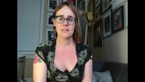 Snapshot of cecilysaintclaire chatting on March 12, 2025, 1:51 pm Cecily Saint Claire online show from March 12, 2025, 1:51 pm