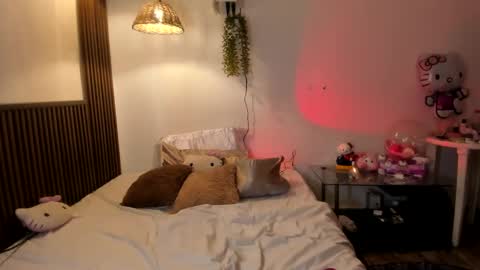 Snapshot of cedrela_gomez chatting on October 27, 2025, 3:49 pm CEDRELARYAN online show from October 27, 2025, 3:49 pm