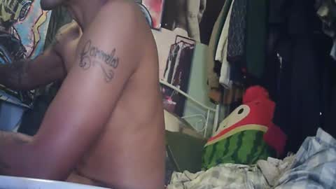 Snapshot of ceelos2cash chatting on April 12, 2026, 12:43 pm ceelos2cash online show from April 12, 2026, 12:43 pm