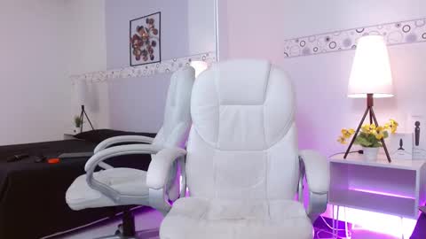 Celesste  online show from September 24, 2025, 11:35 am