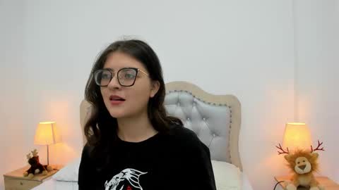 Celeste Calderon online show from December 22, 2025, 11:29 am