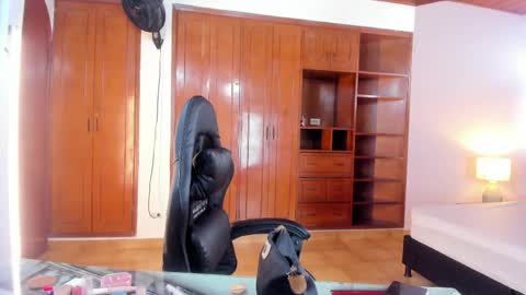 SARA  online show from December 17, 2025, 6:36 pm