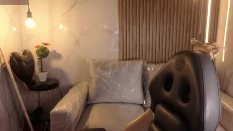 celeste_fioree online show from April 15, 2026, 6:37 pm