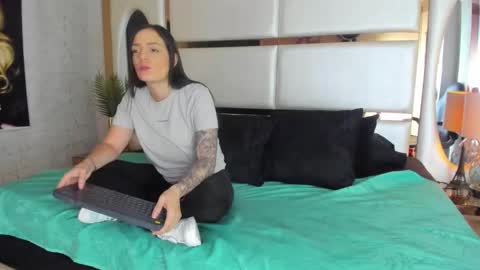 celeste_starsss online show from September 14, 2025, 3:49 am