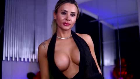 Mona online show from March 27, 2026, 8:41 pm