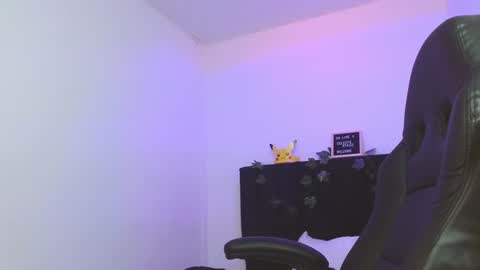 celesteayase online show from January 25, 2025, 9:04 am